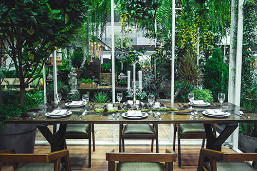 glass house architecture- biophilia- restaurant- 2